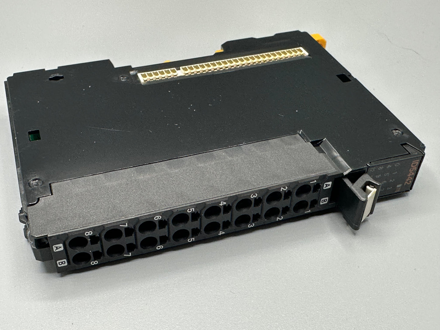 E347 - Digital Input Unit 16x PNP 24VDC inputs