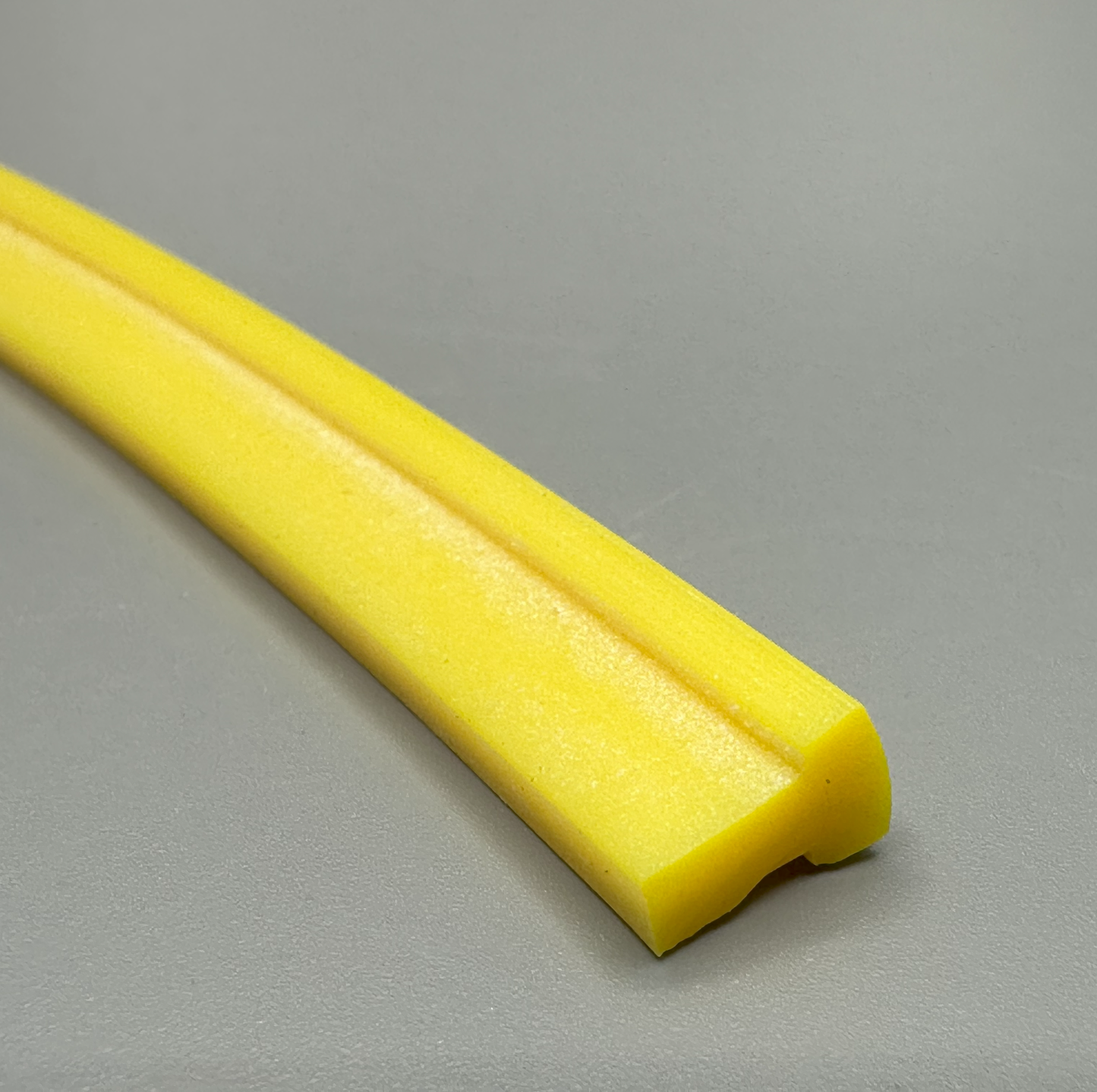 Z166 - Yellow Camber Seal Rubber (25M)